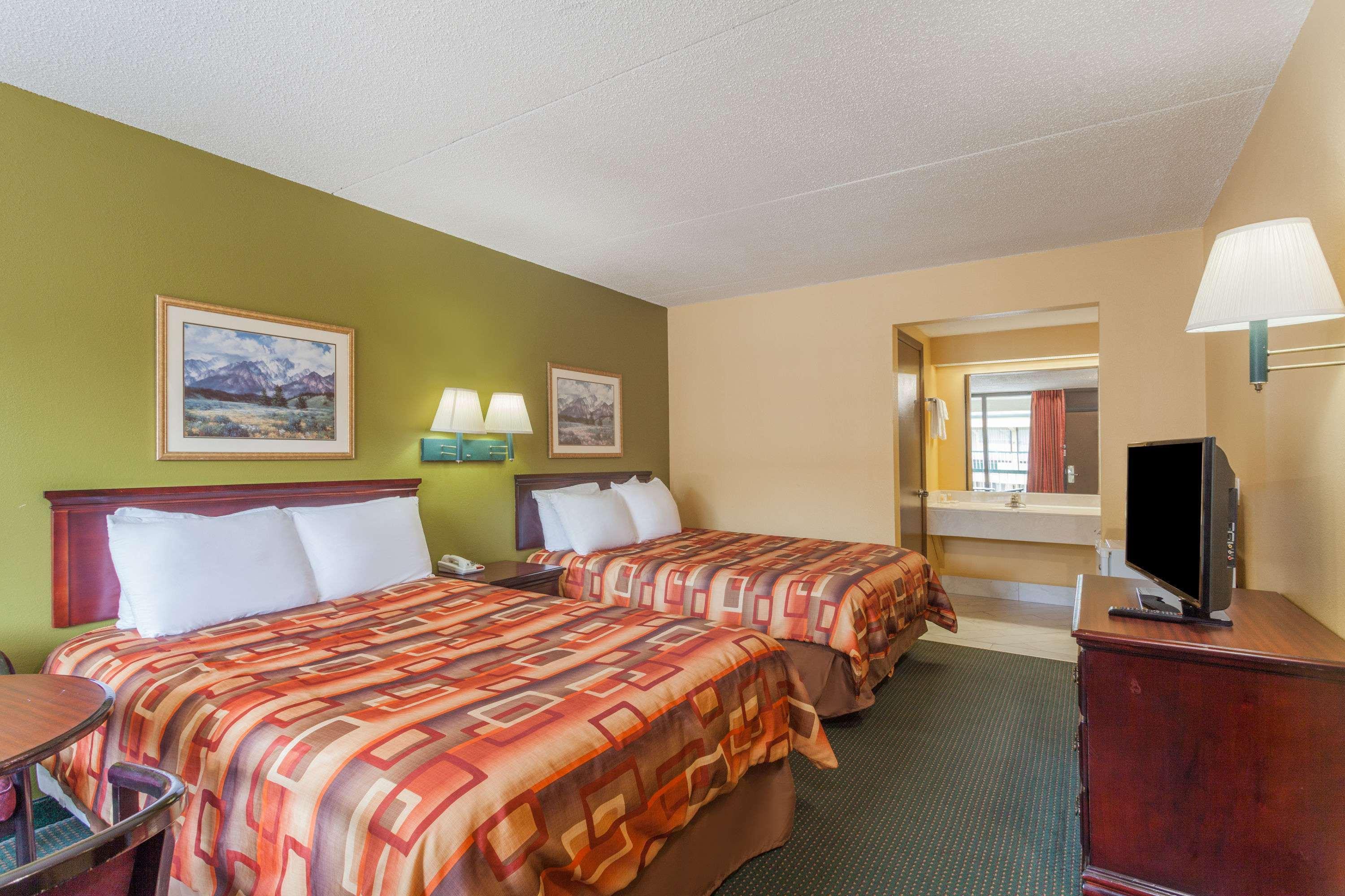 Days Inn By Wyndham Nashville Saint Thomas West Hospital Dış mekan fotoğraf