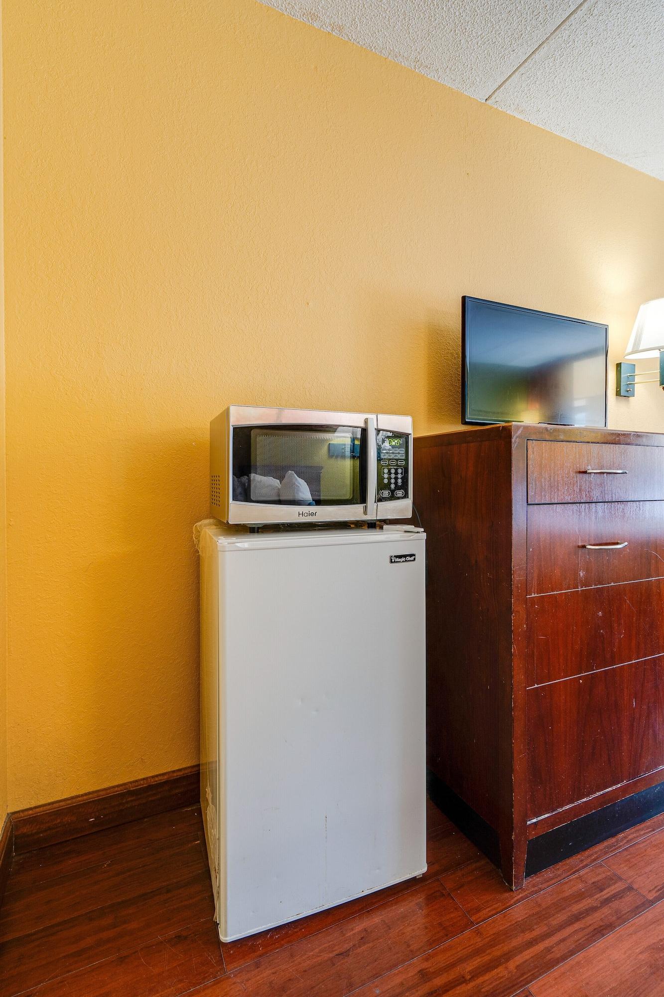 Days Inn By Wyndham Nashville Saint Thomas West Hospital Dış mekan fotoğraf