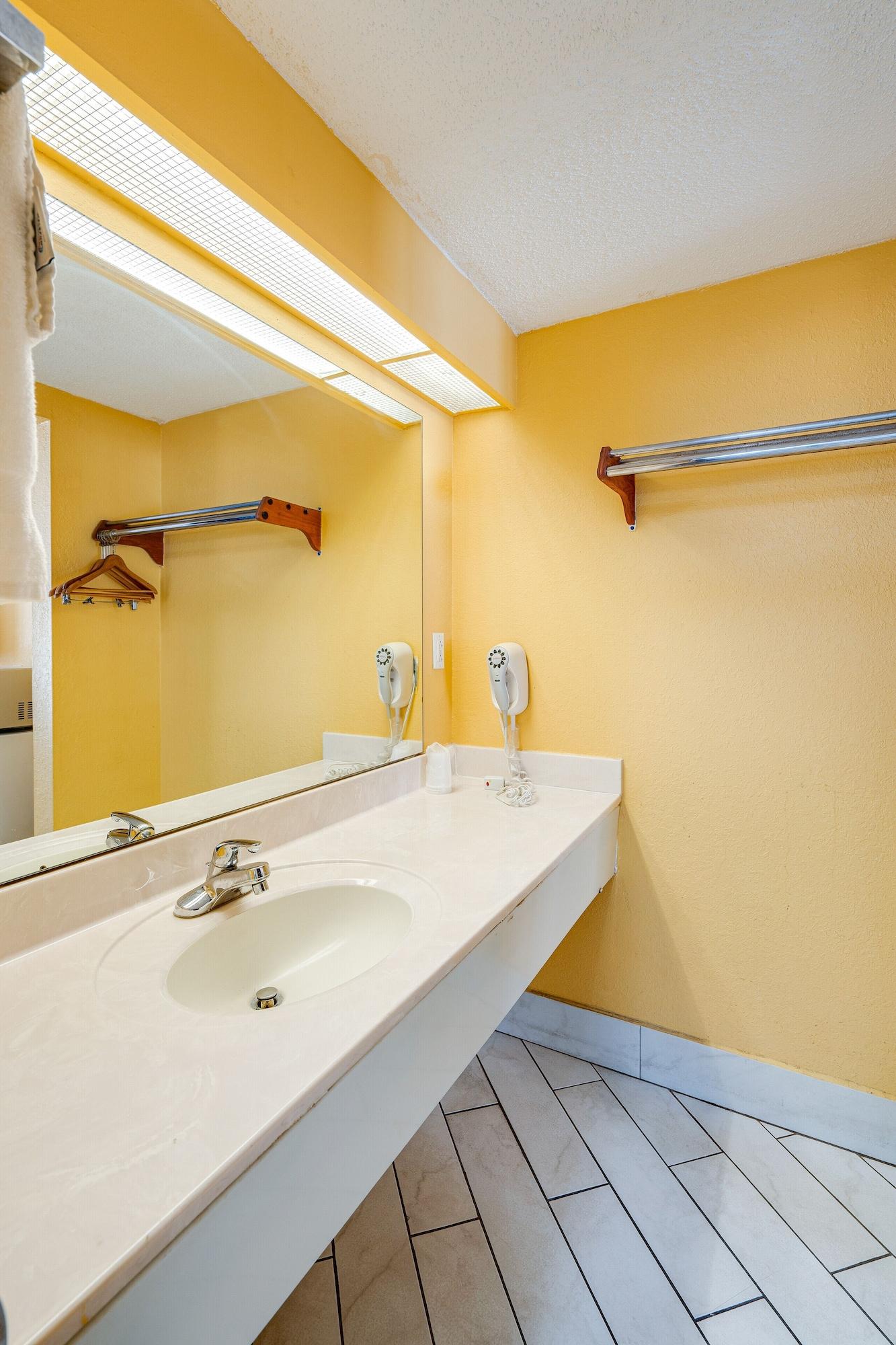 Days Inn By Wyndham Nashville Saint Thomas West Hospital Dış mekan fotoğraf