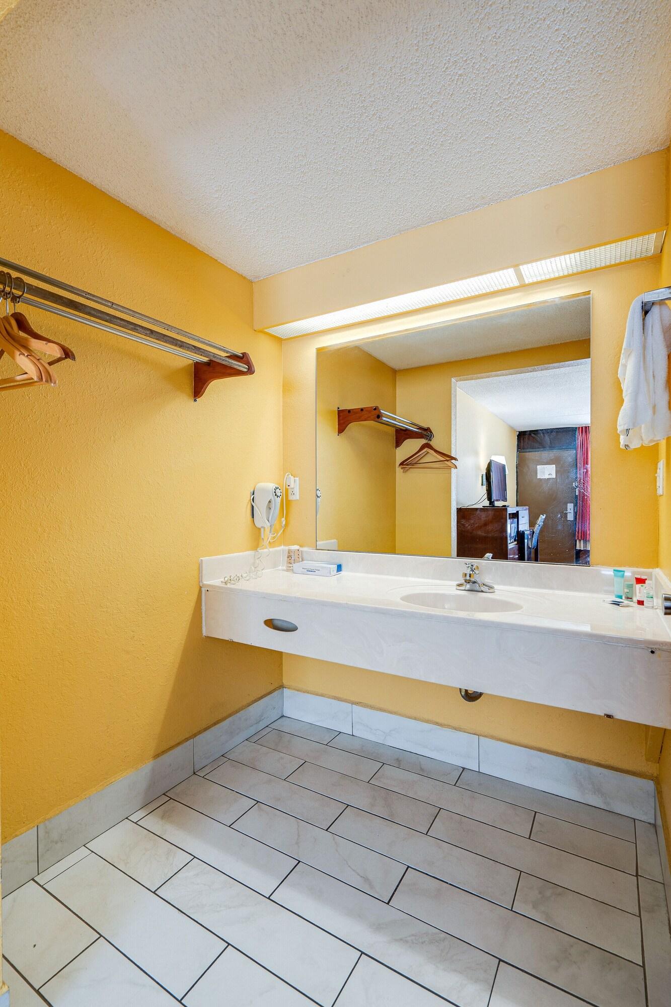 Days Inn By Wyndham Nashville Saint Thomas West Hospital Dış mekan fotoğraf