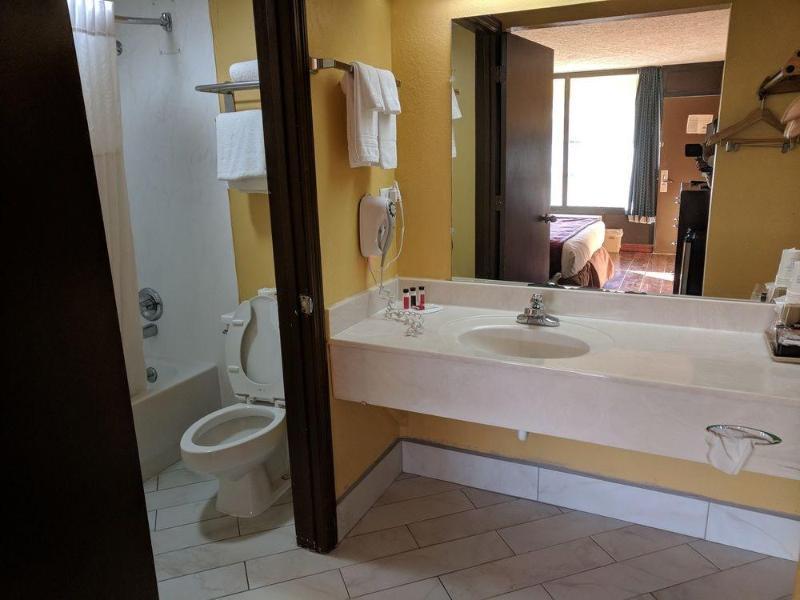 Days Inn By Wyndham Nashville Saint Thomas West Hospital Dış mekan fotoğraf